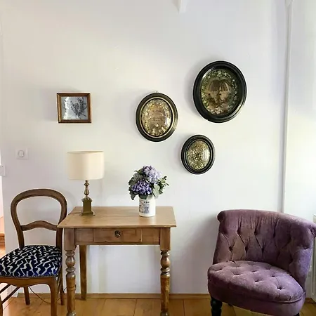 Hébergement de vacances Stone House From 1776 With Large Park *