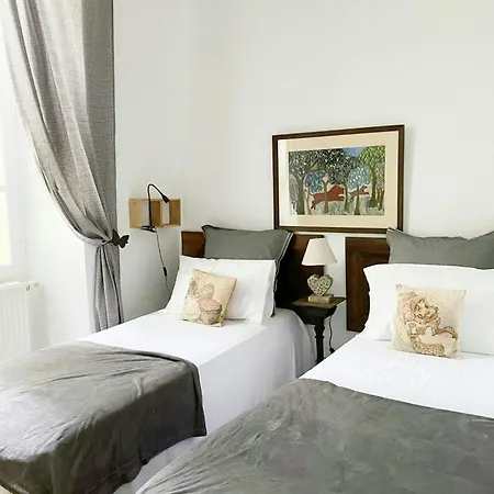 Hébergement de vacances Stone House From 1776 With Large Park *