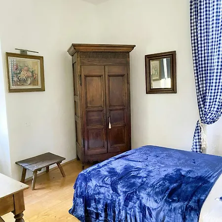 Hébergement de vacances Stone House From 1776 With Large Park