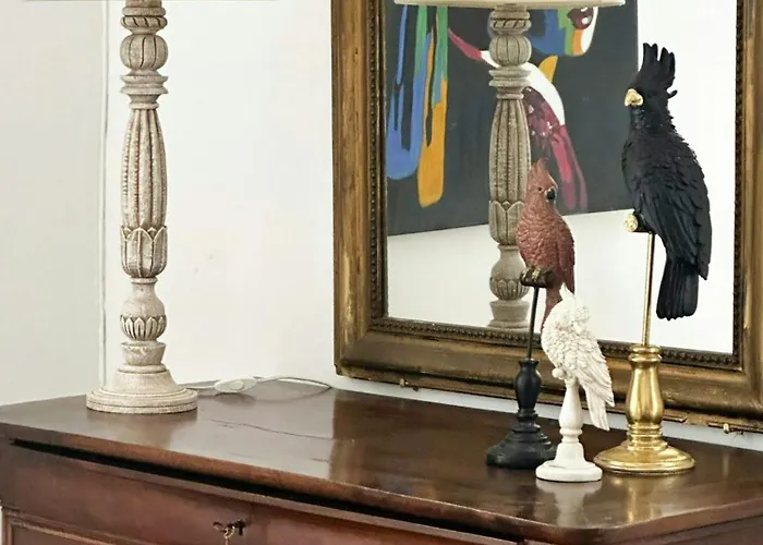 Stone House From 1776 With Large Park *