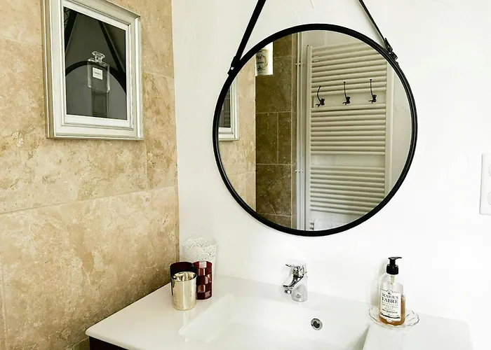 Stone House From 1776 With Large Park Σπίτι διακοπών